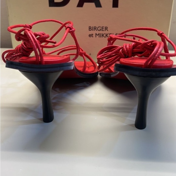 Elegant Red Stiletto Heels with Strappy Design - Picture 2 of 10